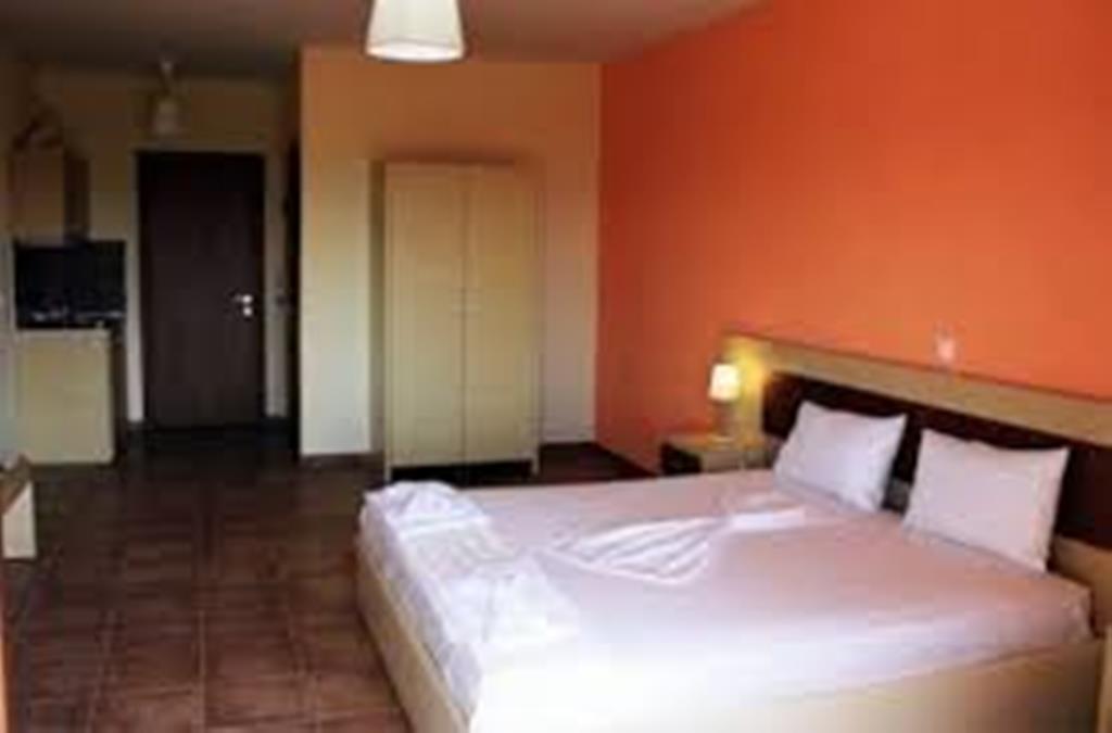 Moonbeam Hotel Potos Buitenkant foto