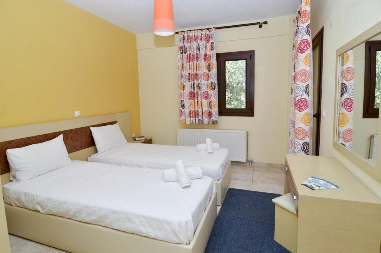 Moonbeam Hotel Potos Buitenkant foto