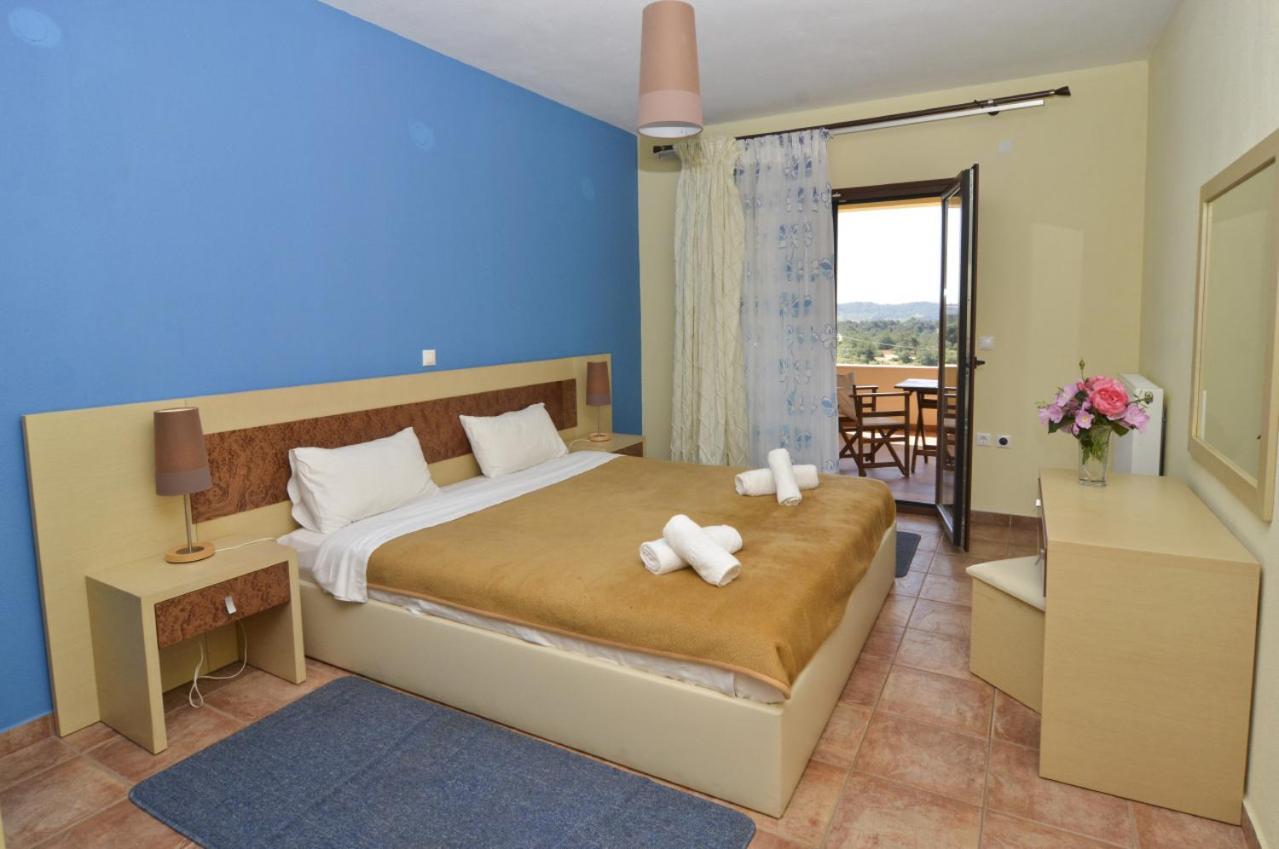 Moonbeam Hotel Potos Buitenkant foto